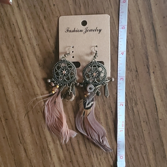 RELISTED Dreamcatcher boho gypsy feather earrings - Picture 3 of 3